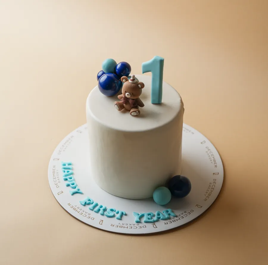 Blue ball bear 🐻 cake 6 inch mix chocolate vanilla