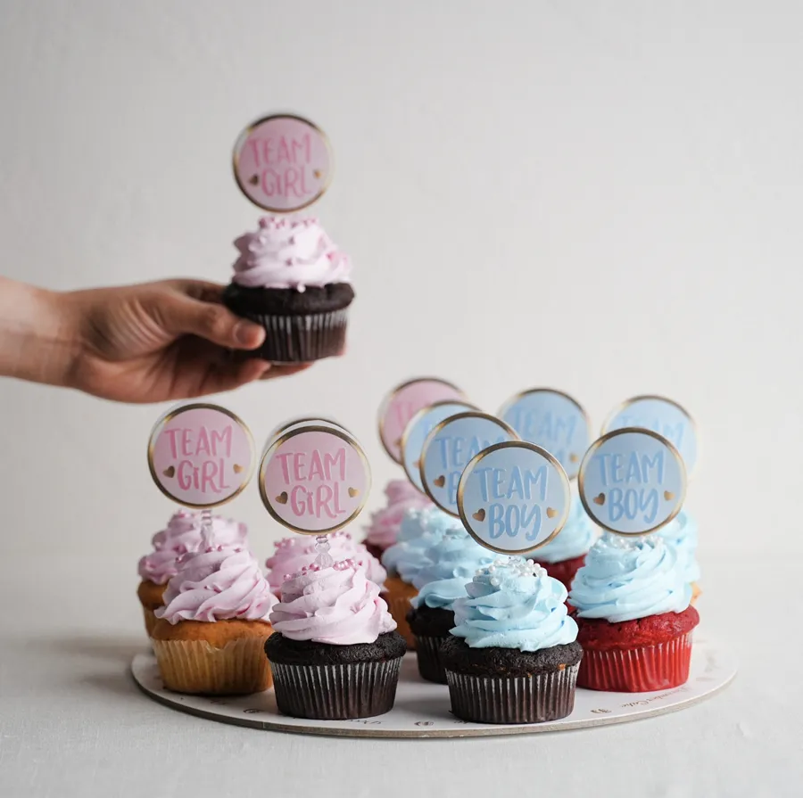 Cup cake she or he 12pic mix chocolate vanilla