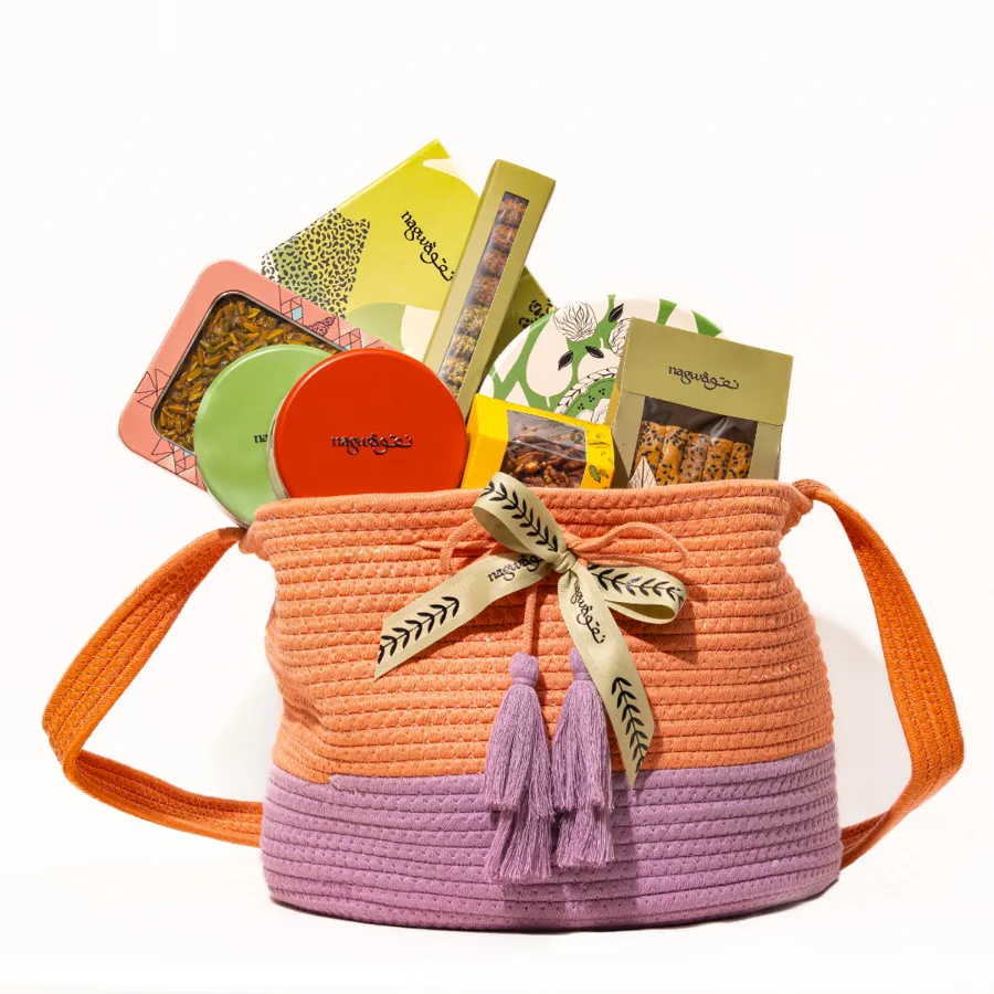 Medium Hamper.