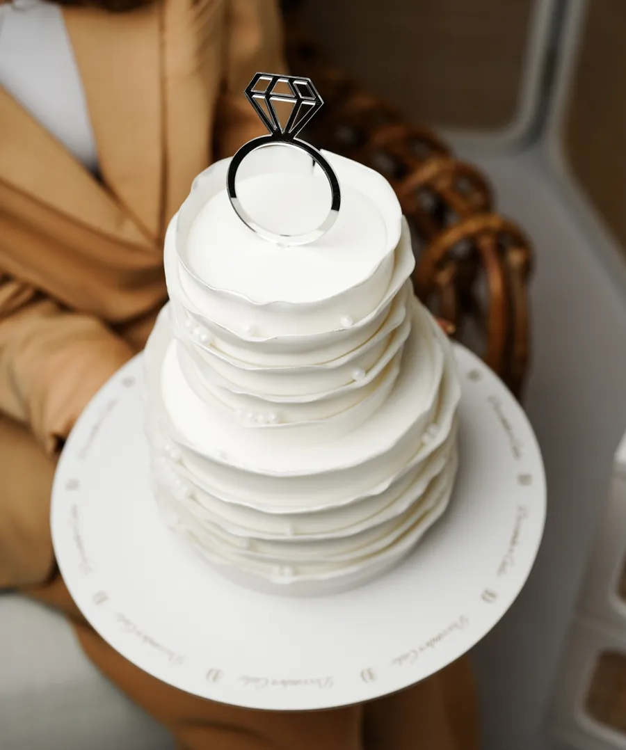 Small Double White Cake w/Silver Lining & Silver Ring 💍 mix chocolate vanilla