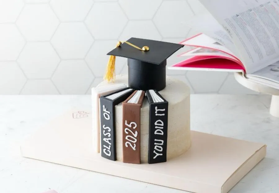 GRADUATION 🎓 cake 5x4 Collaboration with farwla
