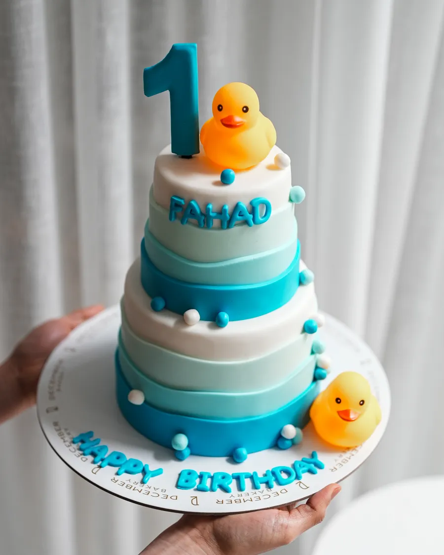 Blue duck cake 6inch double mix chocolate vanilla