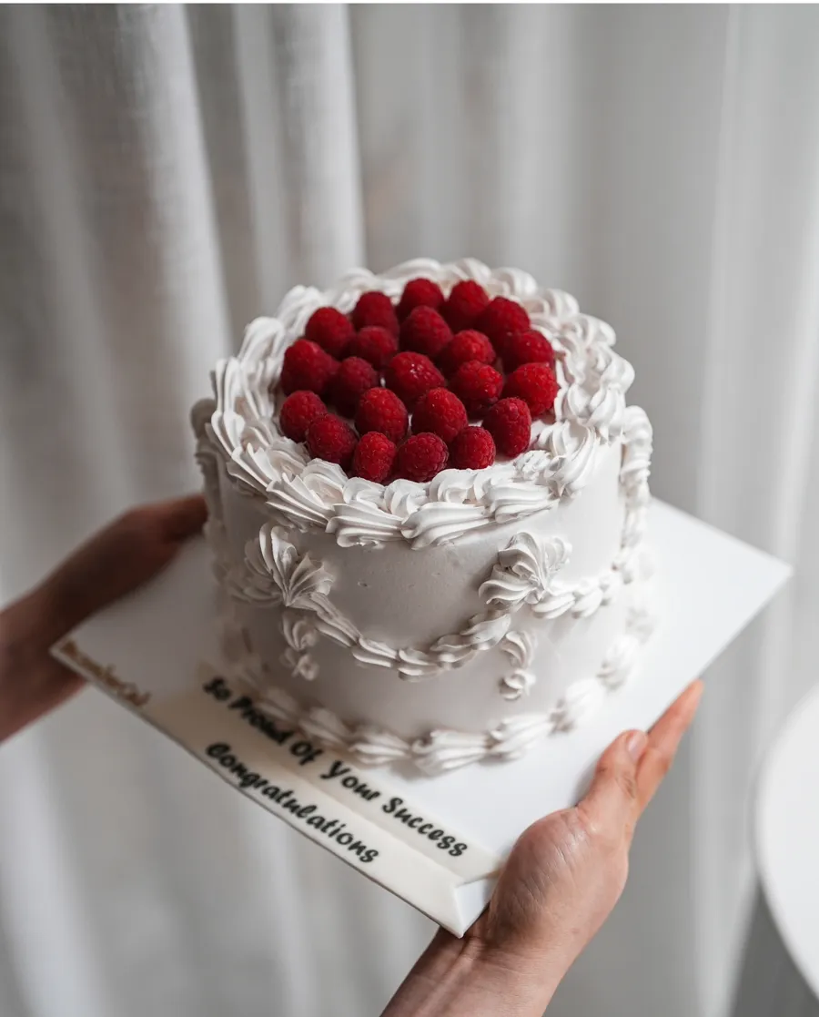 Berry cream cake 4 inch vanilla cake