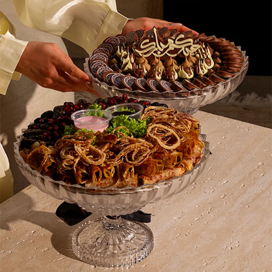 Large crystal stand with grape leaves and musakhan Eid (E2)