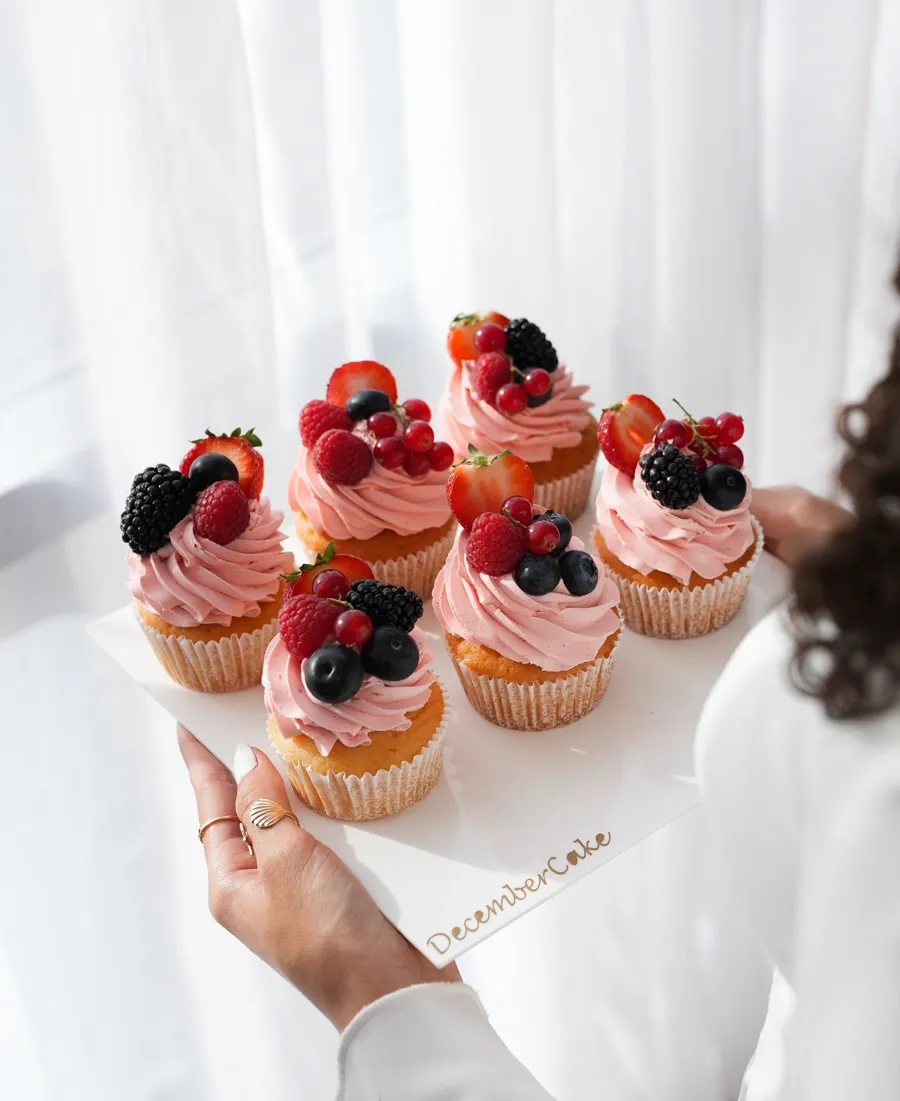 Strawberry and pink raspberry cupcakes
