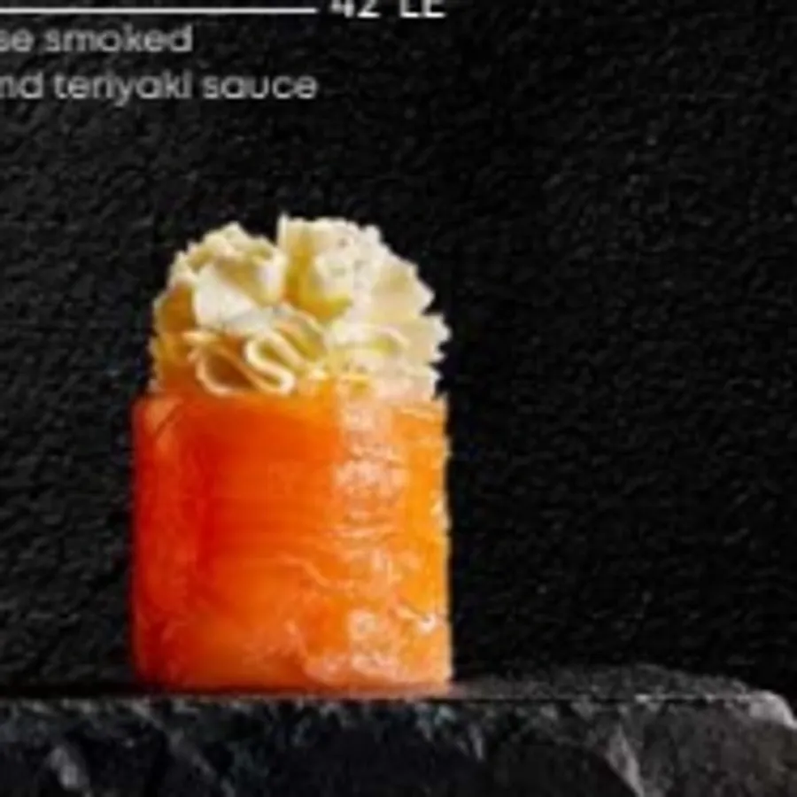Smoked salmon Gunkan