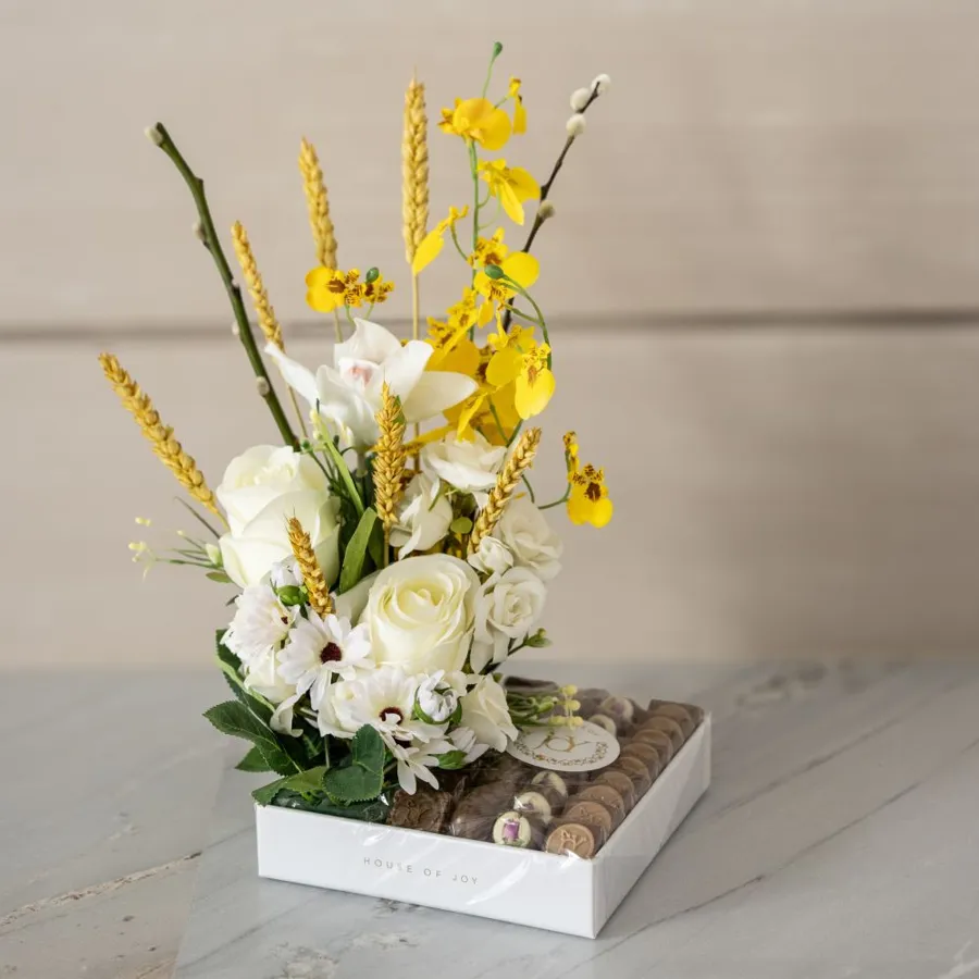 Square White - Artificial White with Yellow