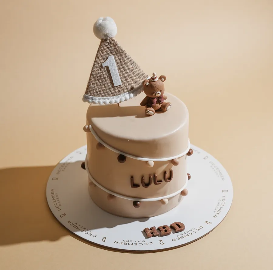 Happy first year bear cake 6inch mix chocolate vanilla
