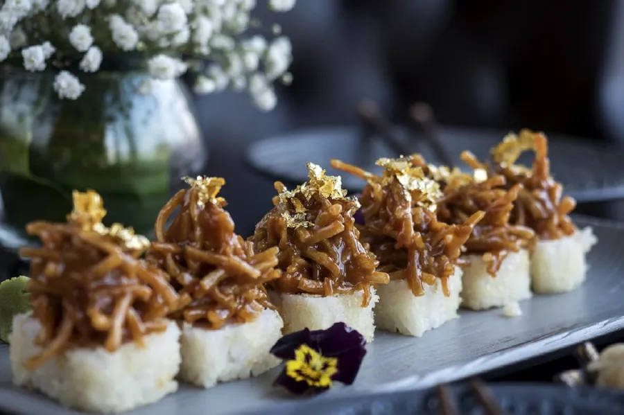 Golden Leaves Caramel Maki 6pieces