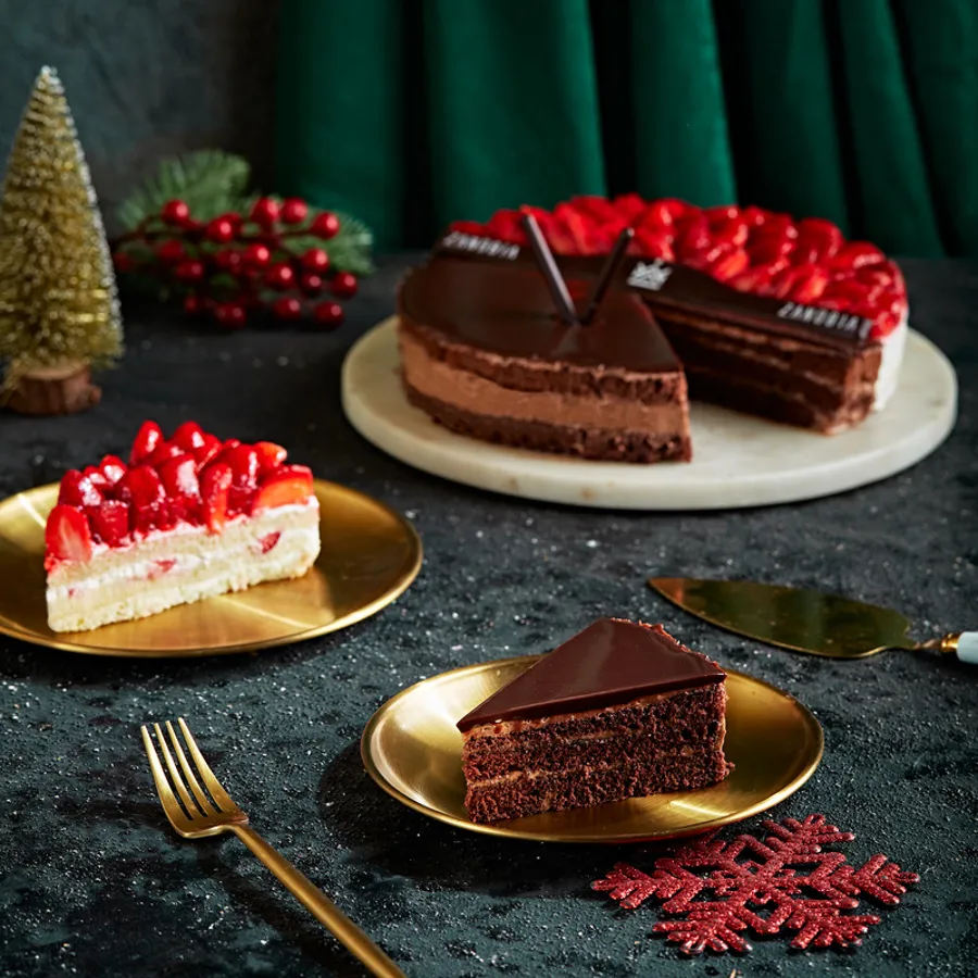 Chocolate and Strawberry Cake
