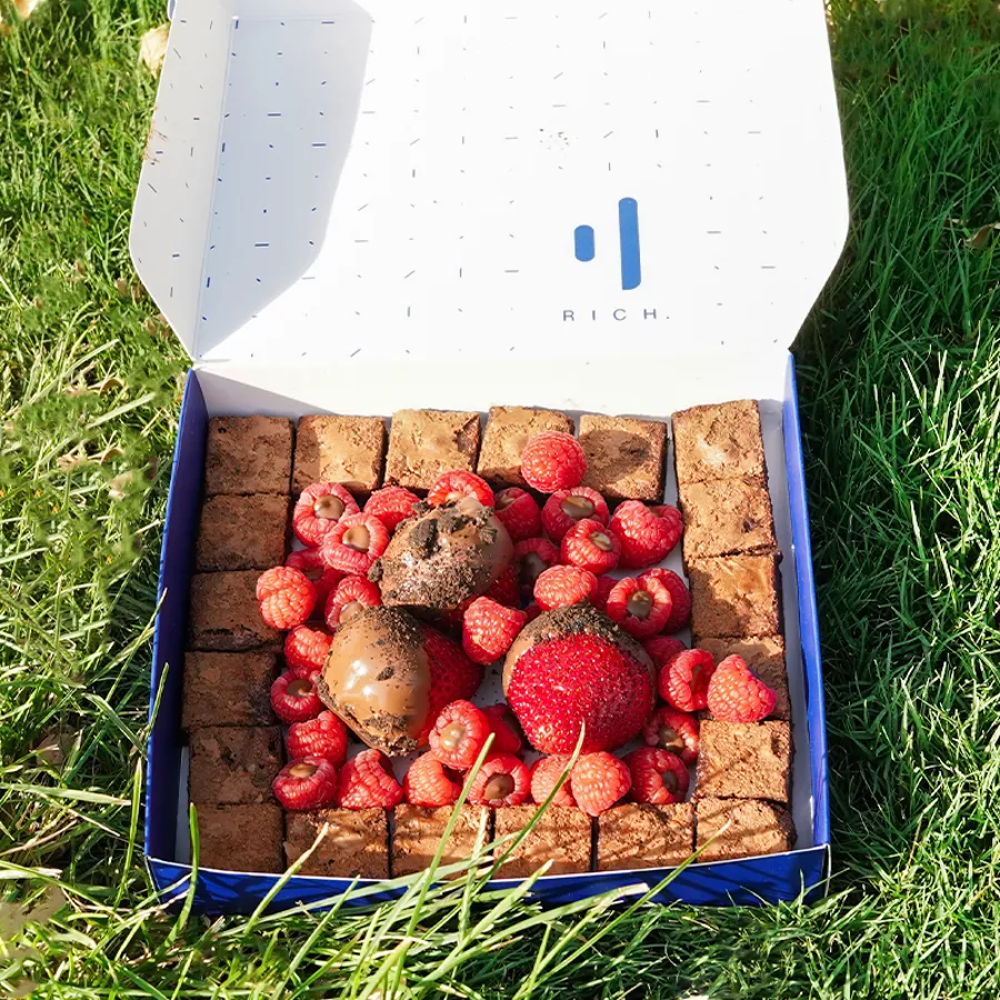 brownies bites berries