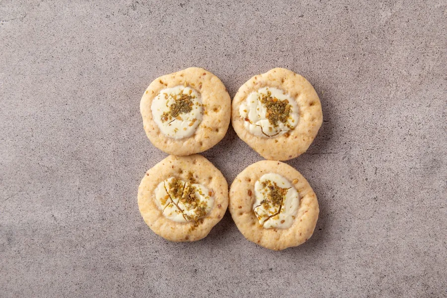 Mini Labneh with Zaater 4 pieces
