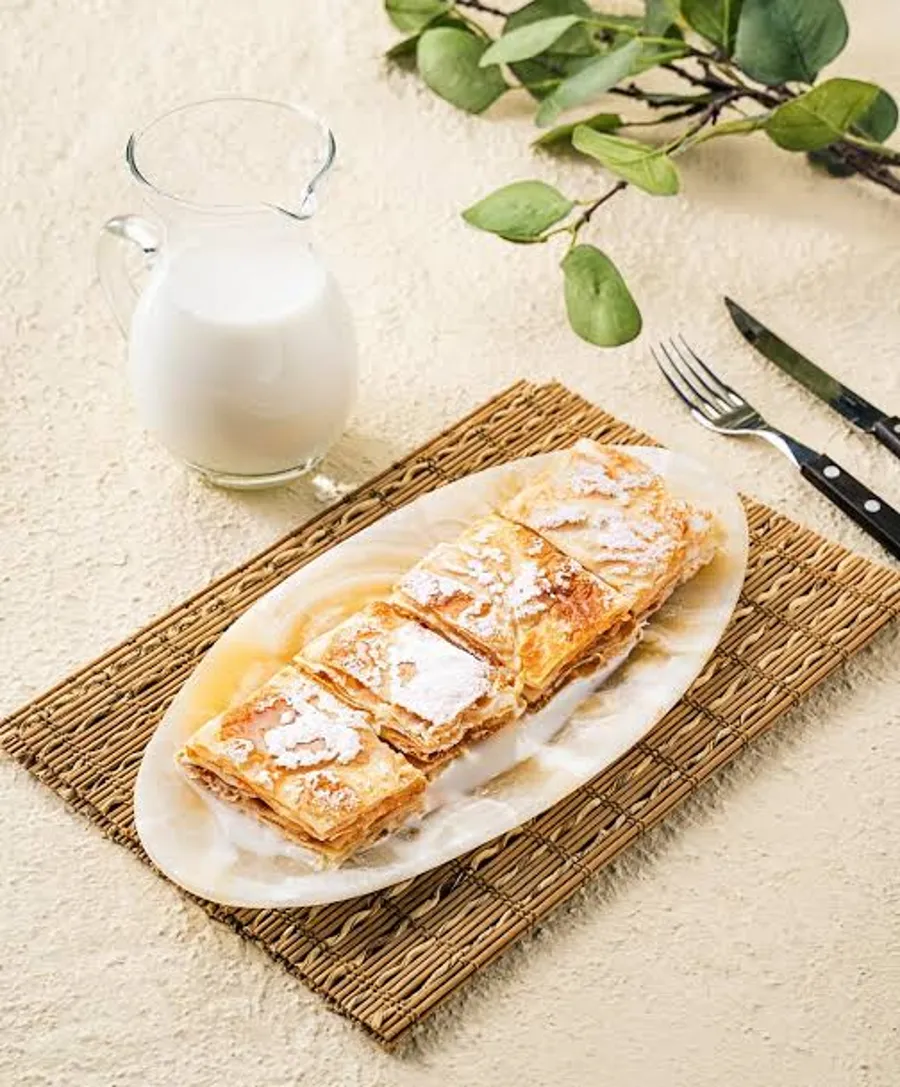 Cinnamon With Milk Feteer