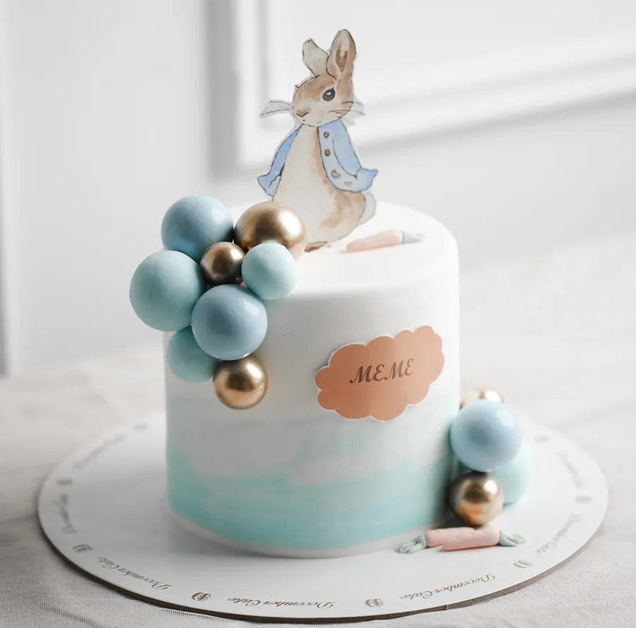 Blue bunny cake, 6 inches, medium, mixed chocolate and vanilla