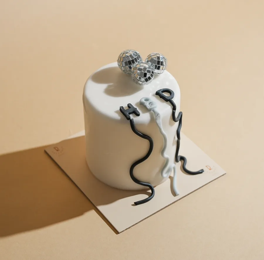 Small cake 4inch white HBD