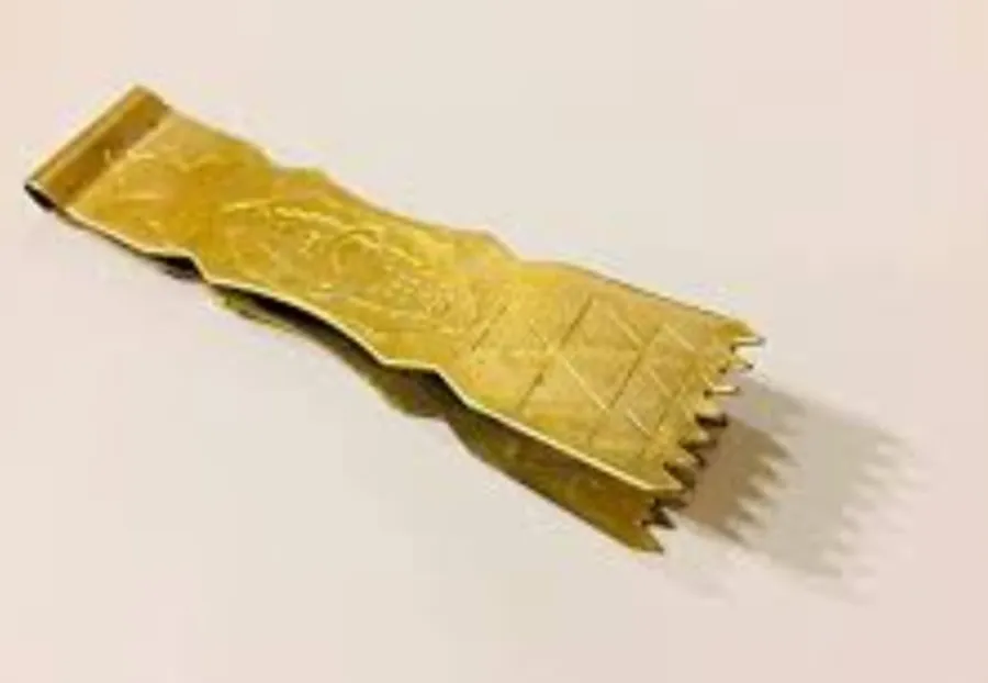 Cake tongs