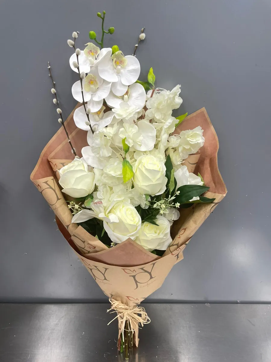 White Artificial Bouquet