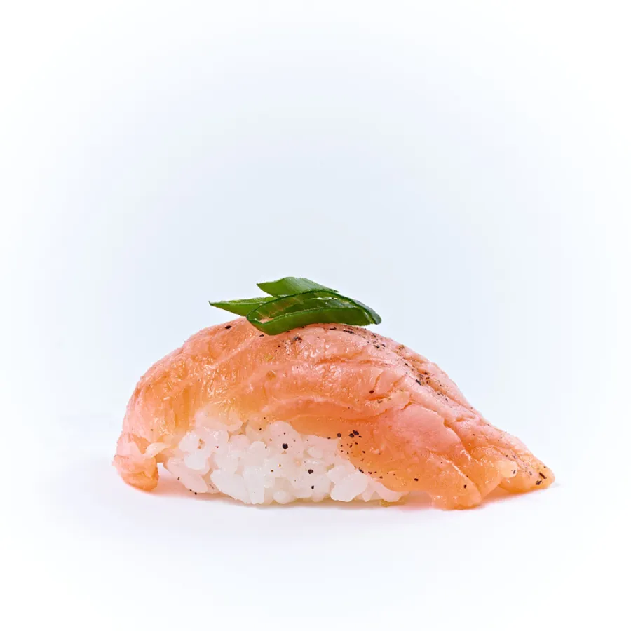 TATAKI SALMON NIGIRI