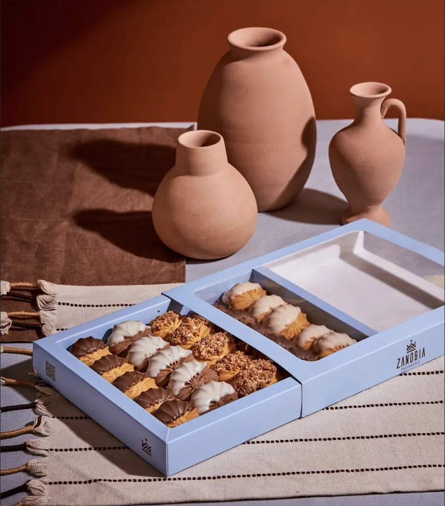 Petit Four (Medium)