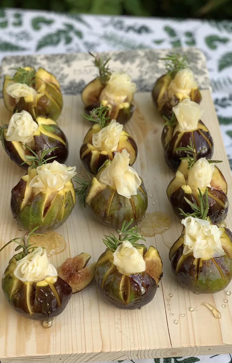 Figs and cheese✅