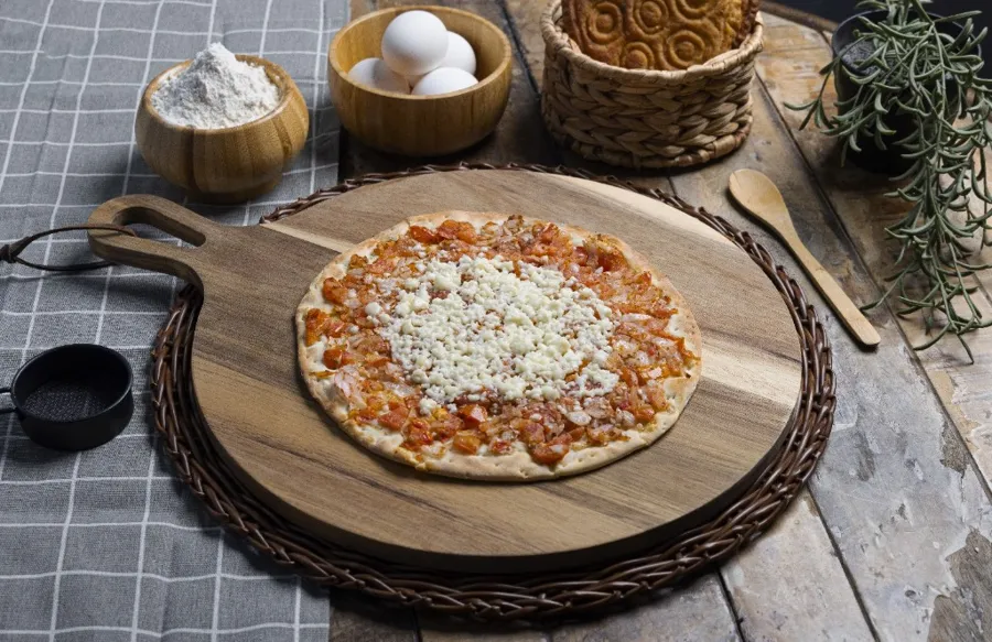 Mixed Tomato, Onion , Cheese