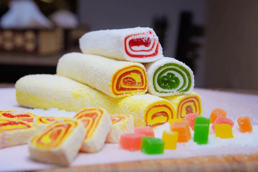 Fruit Swiss Roll
