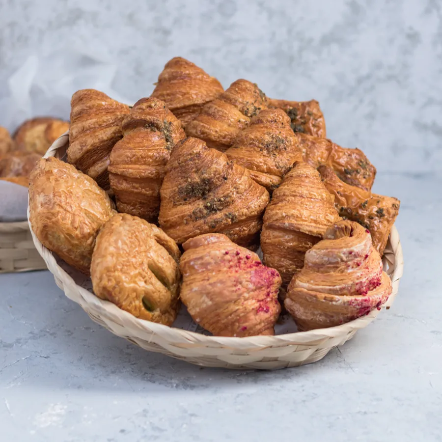 Mix croissant basket.