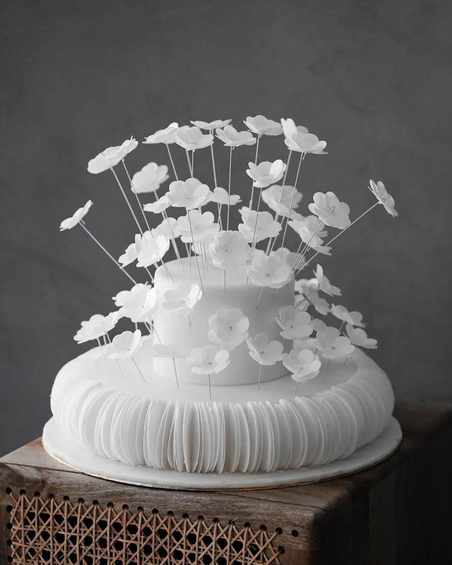 round rose cake 34cm