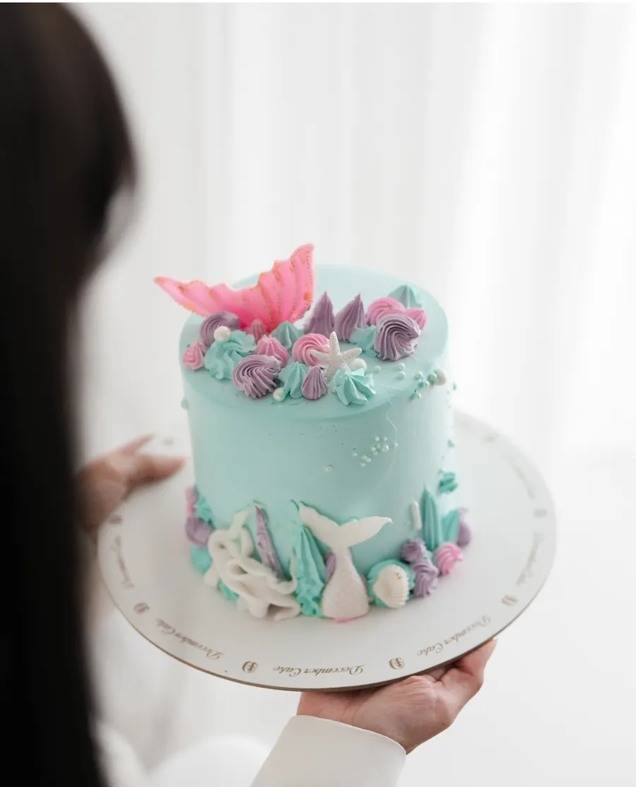 Tiffany and Pink Cream Mermaid Cake 6inch mix chocolate vanilla