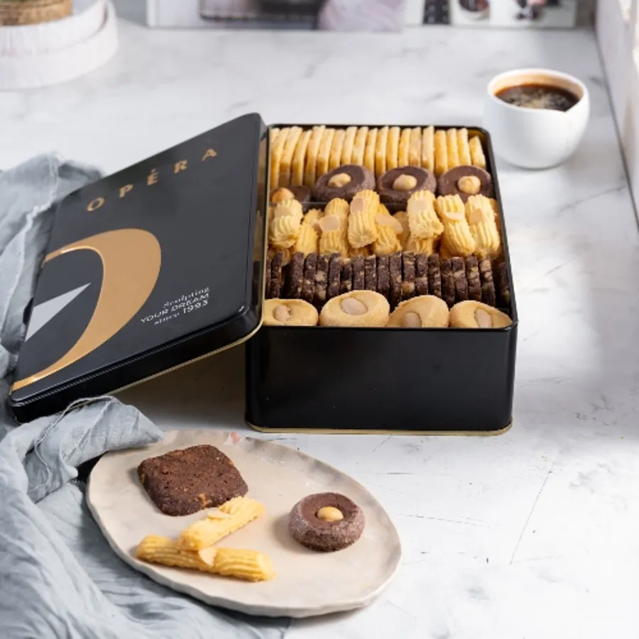 Biscuit box