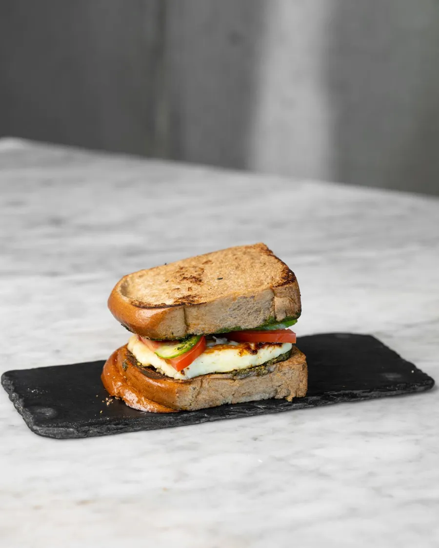 Brioche halloumi