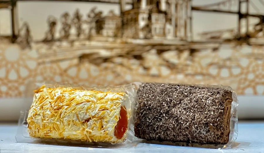 Swiss roll chocolate cocoa
