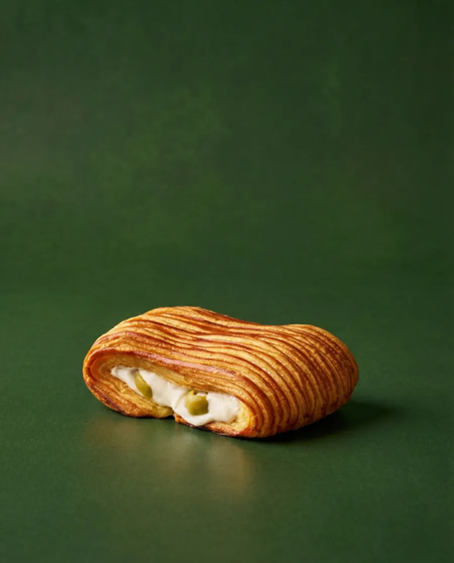 Pain au Cream Cheese & Olive