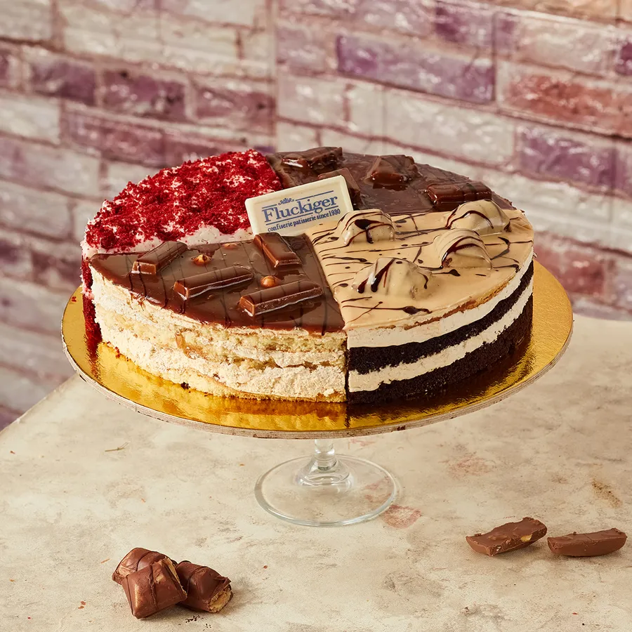Mix Red Velvet cake