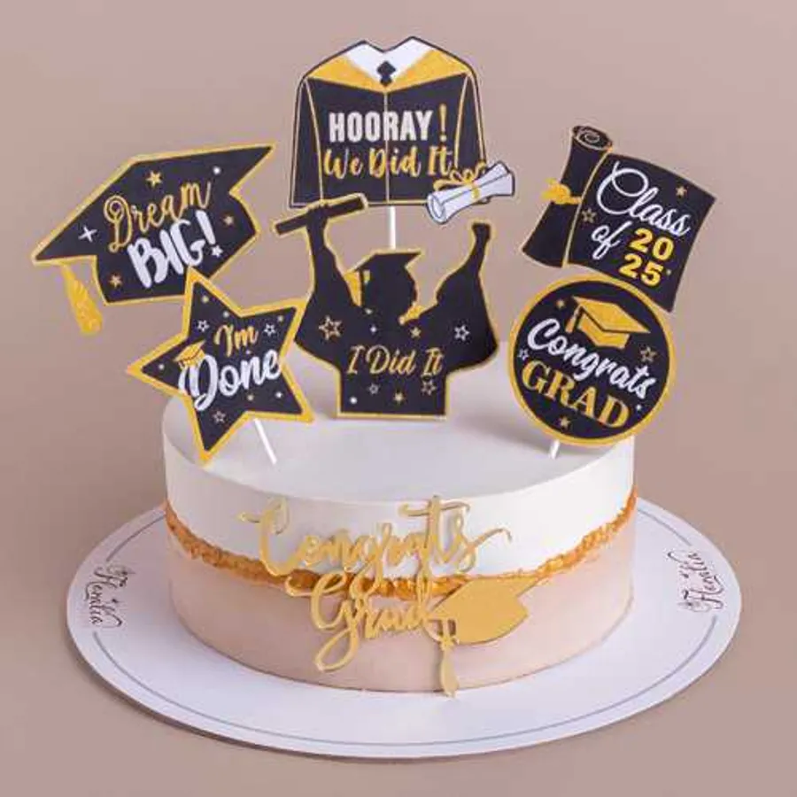 Graduation gold cake