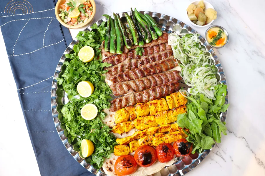 صینیة ميكس (جوجه و كباب) 4 اشخاص
