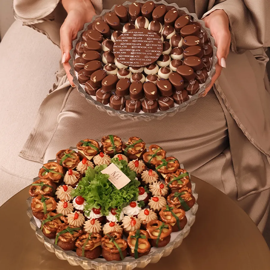 Cristal chocolate stand, medium size (5) with mixed kibbeh