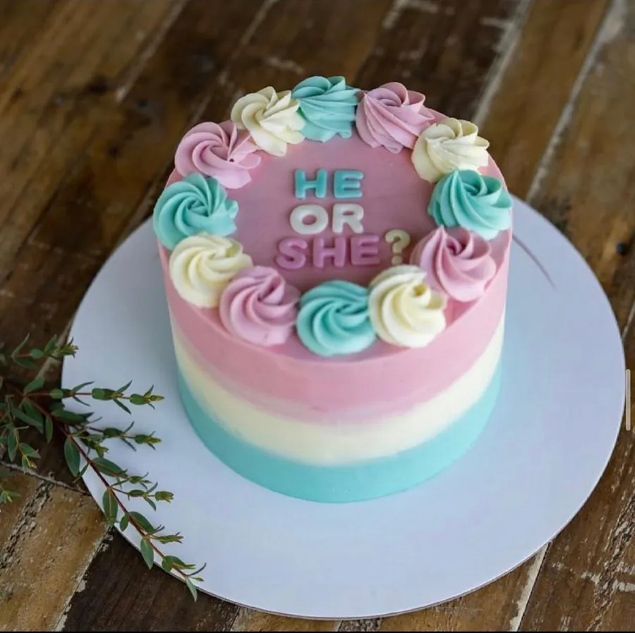Baby Gender Round Cake