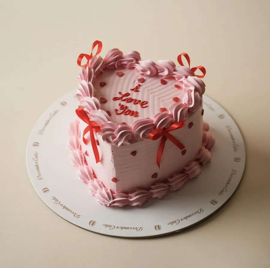 Pink heart love cake 6inch mix chocolate vanilla