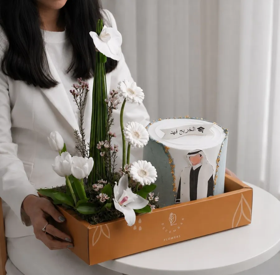 Graduation box flower cake boy