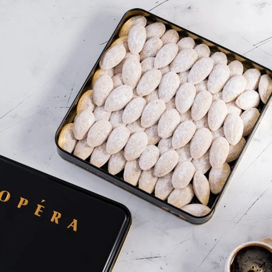 Almond White chocolate box