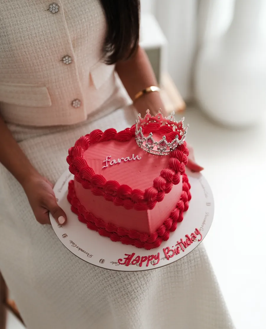 Hearts queen cake 8inch