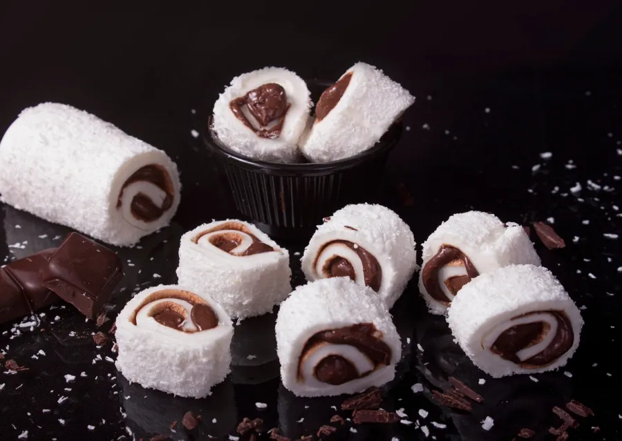 Swiss Roll Nutella Chocolate Malban With External Coconut