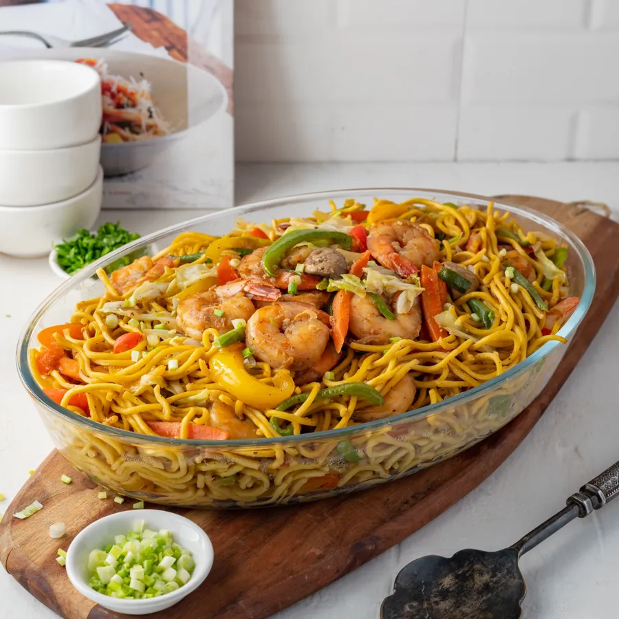 Spaghetti with shrimps & vegetables