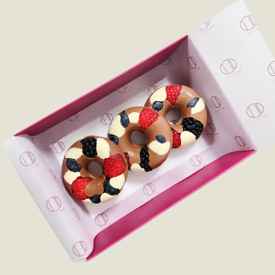 3 pieces berries donut