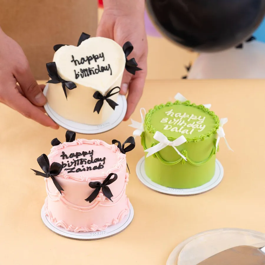 mini ribbon cake