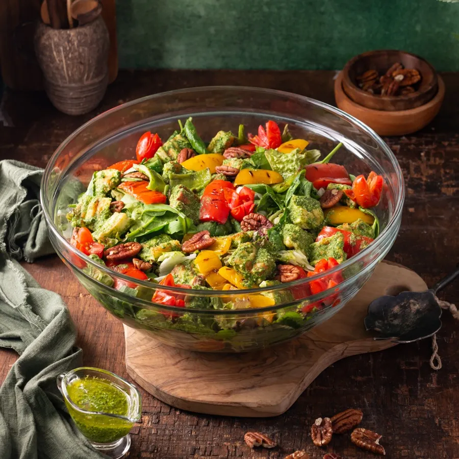 Halloum pesto salad