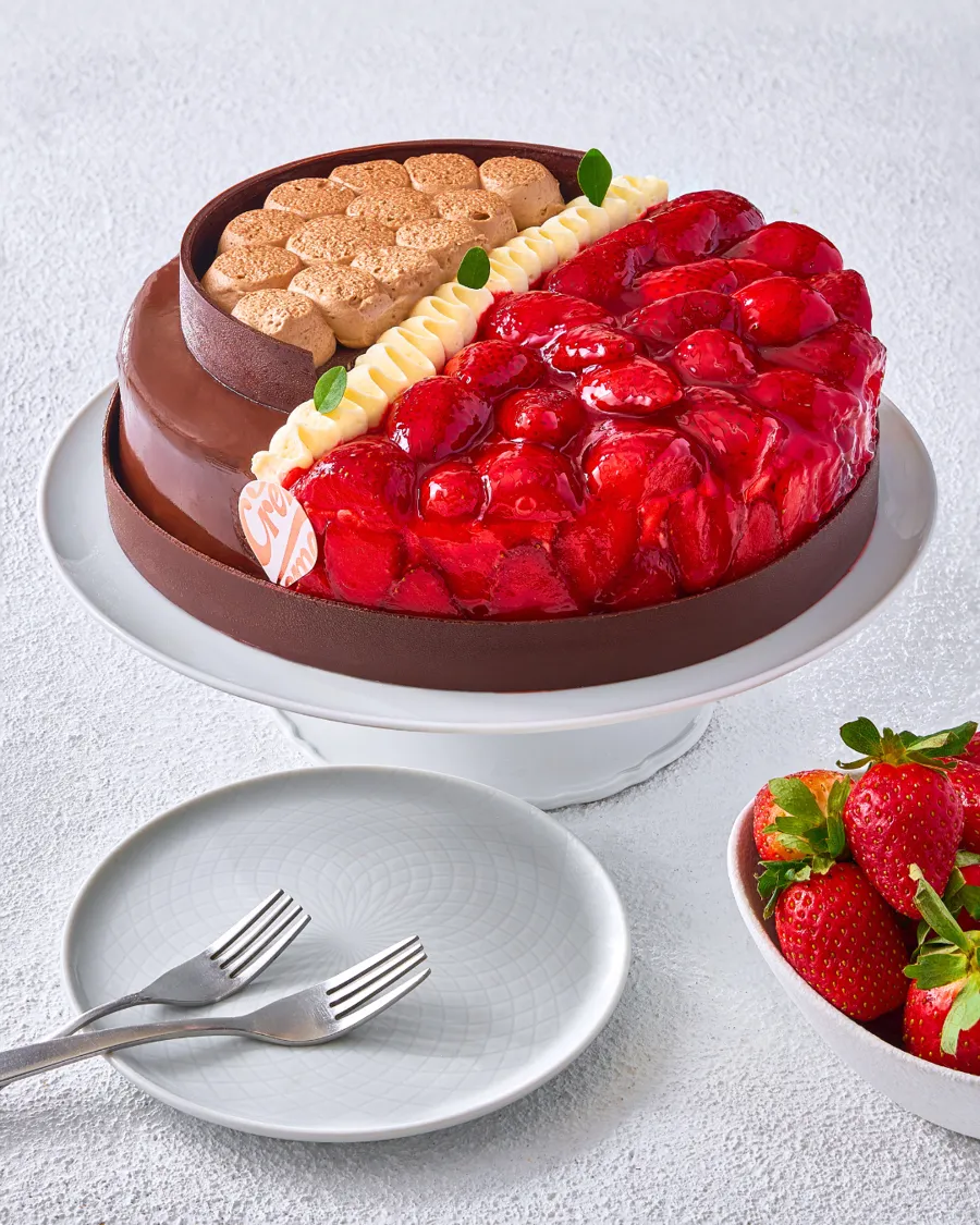 Chocolate Strawberry Cake