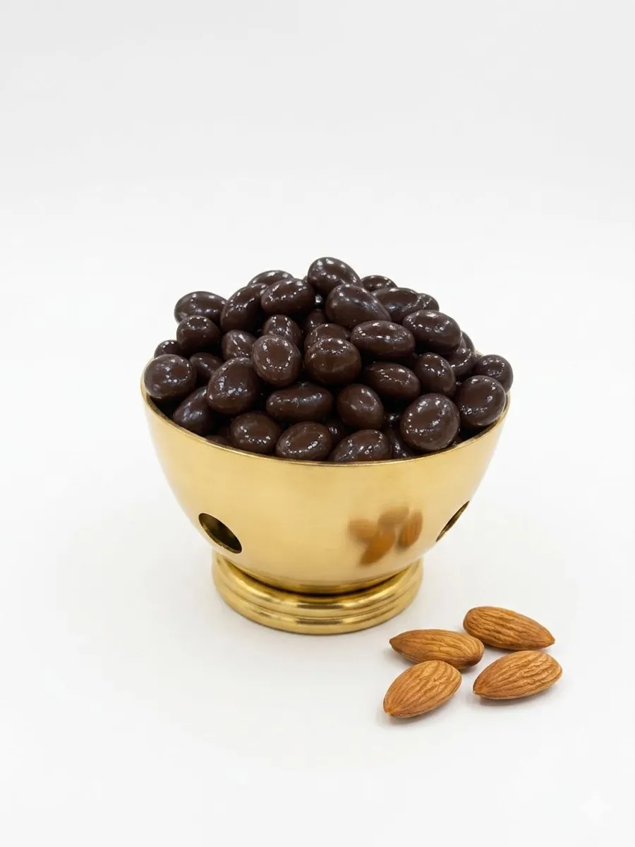 Almond dragee coated in milk chocolate