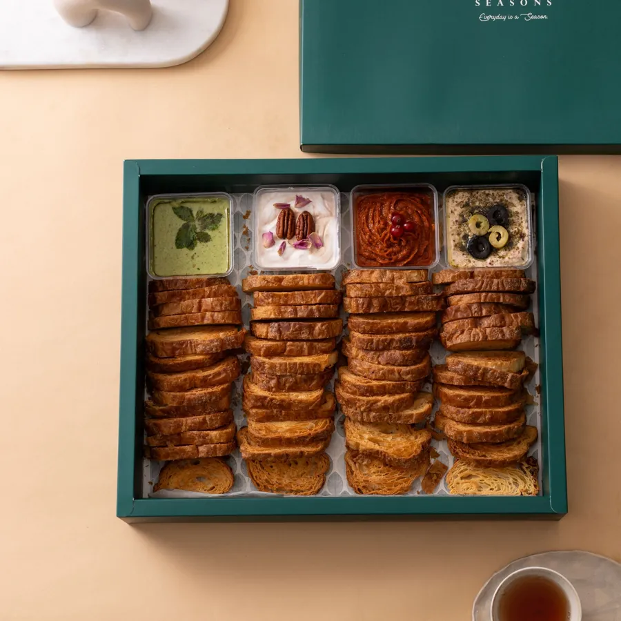 Crunchy croissant box